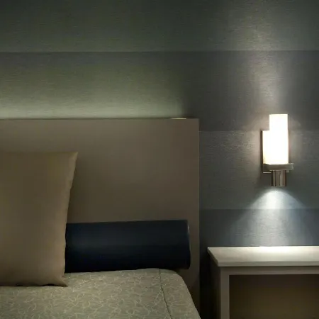 Hotel-Motel & Suites Ideal Montreal-3